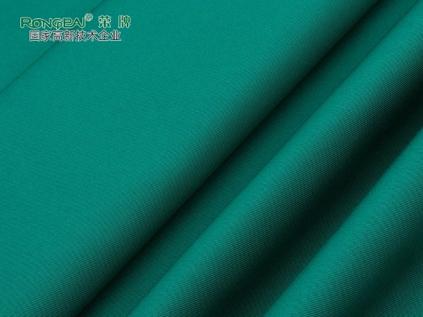 828#靓绿 精密纺双面卡新材料医护面料